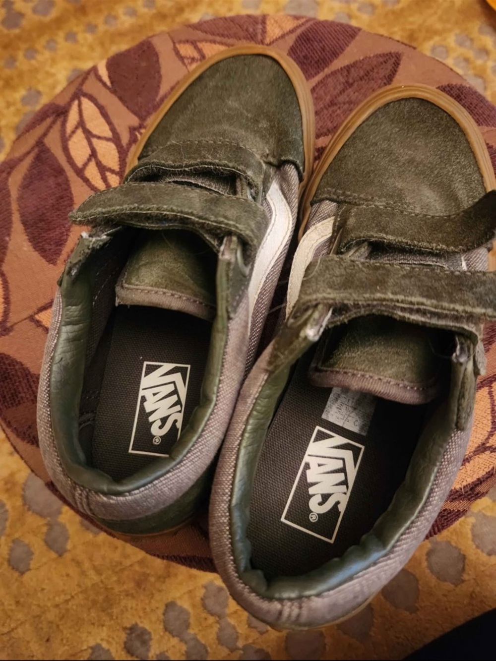 Vans Kids Olive Green Velcro Low-Top Sneakers with Gum Sole - Picture 5 of 5